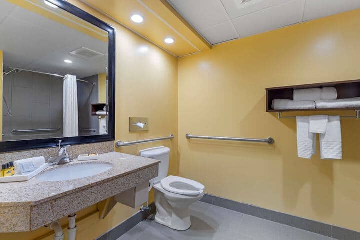 Room 20 of 33