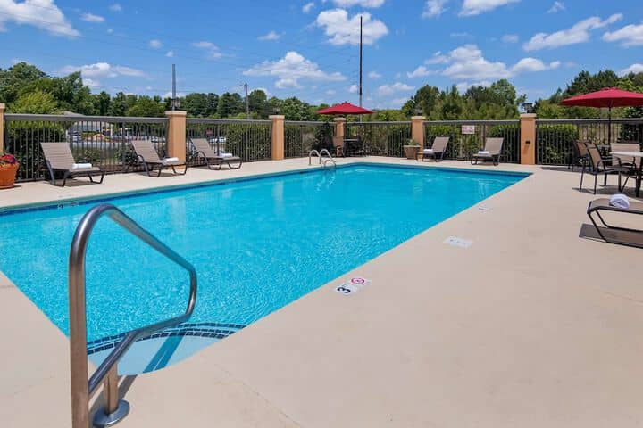 Pool 22 of 33